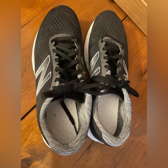 New Balance Men's Fresh Foam Arishi V3 Running Shoes Sneakers M9.5 - Picture 4 of 9